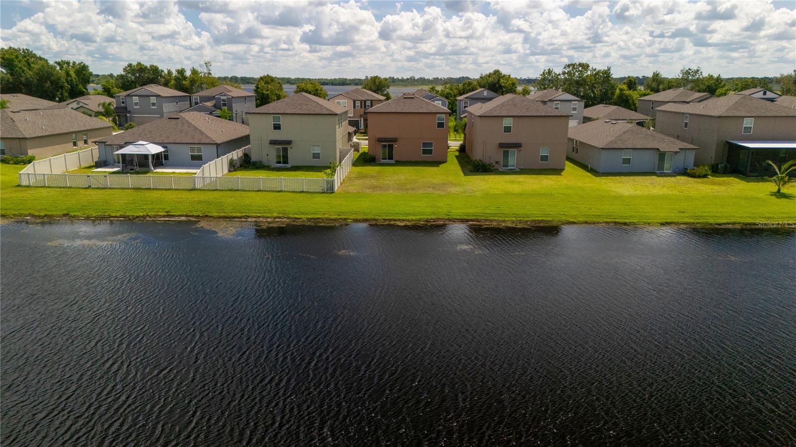5545 BLUE AZURE DR, WIMAUMA, FL — photo 3