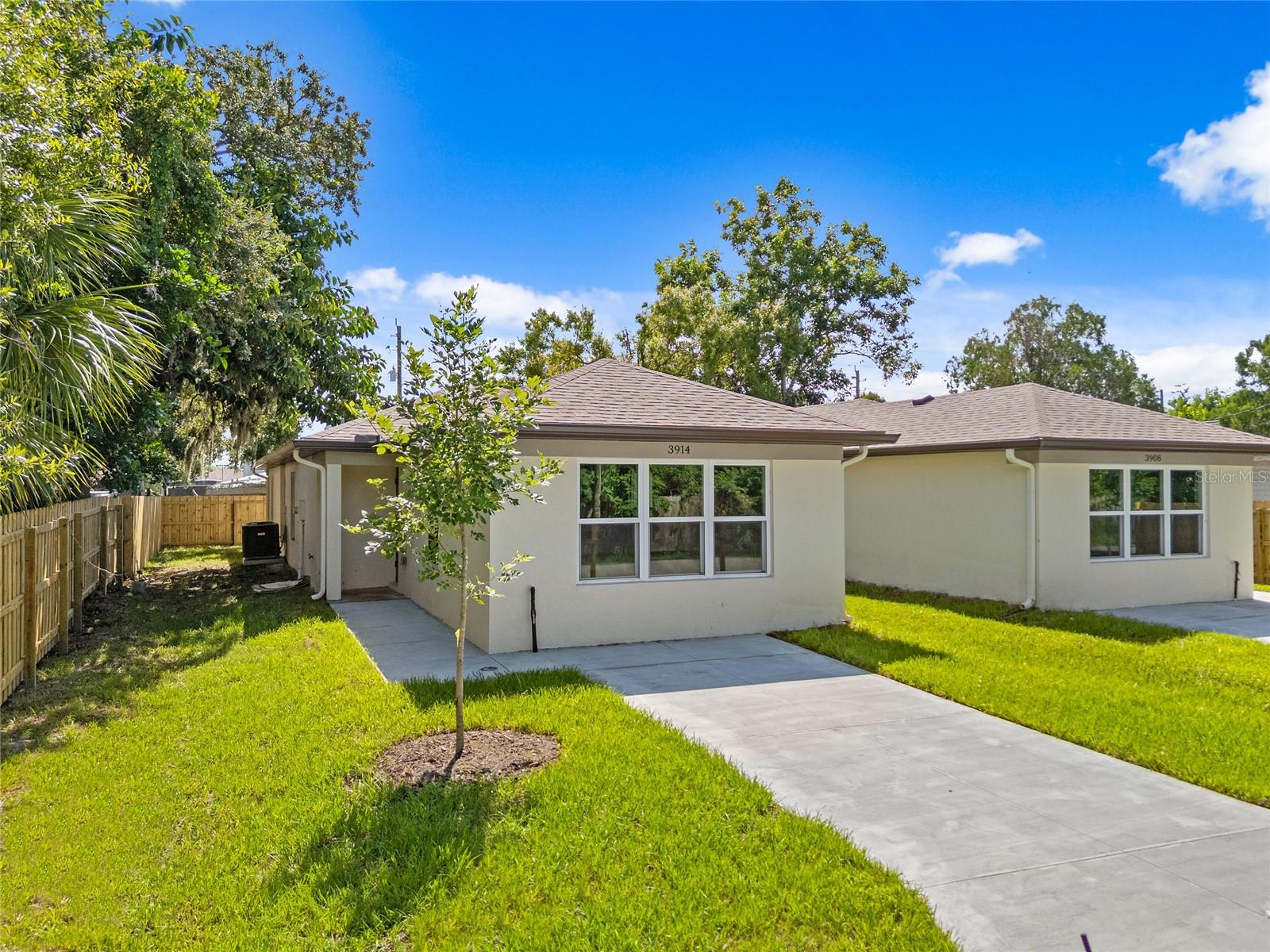 3914 WALNUT AVE, SARASOTA, FL — photo 2