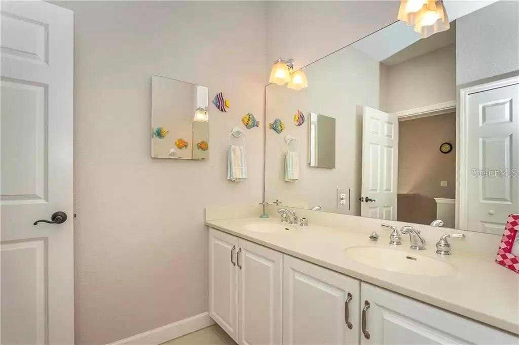 8920 DUVAL LN #B15, SARASOTA, FL — photo 37