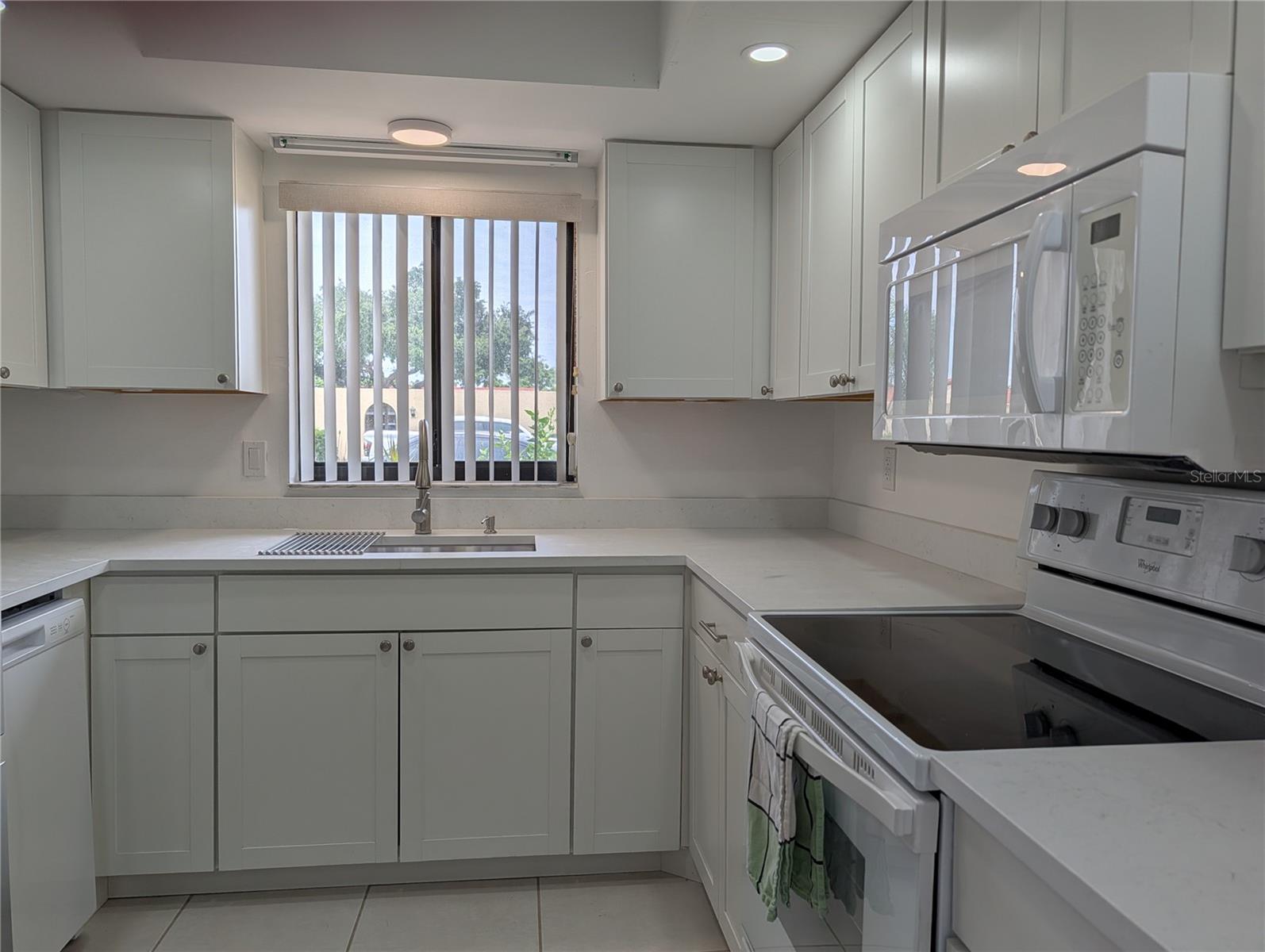 5716 12TH AVE W #5716, BRADENTON, FL — photo 2