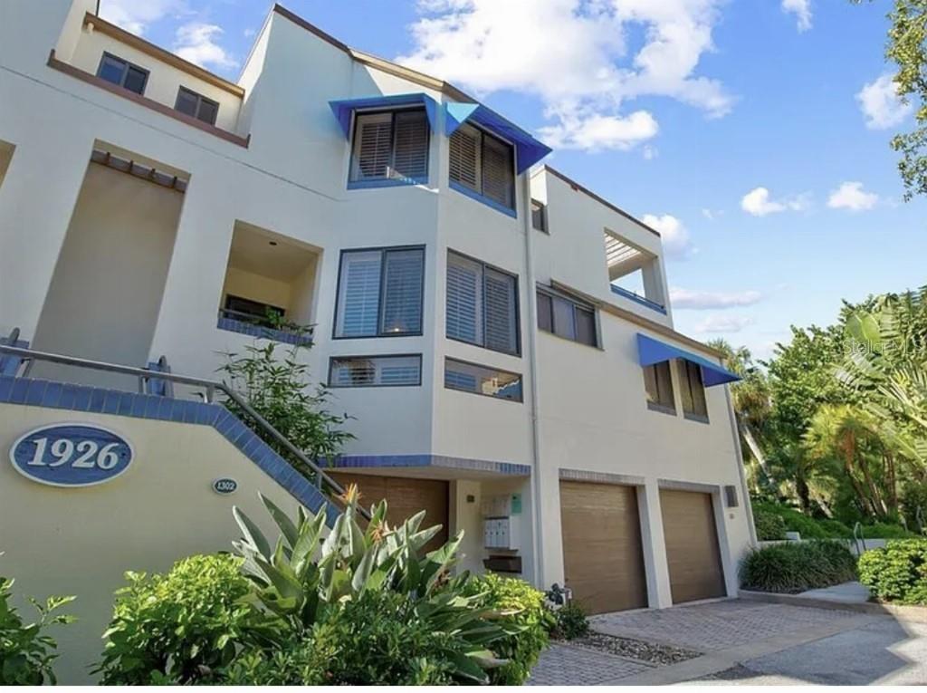 1926 HARBOURSIDE DR #1302, LONGBOAT KEY, FL