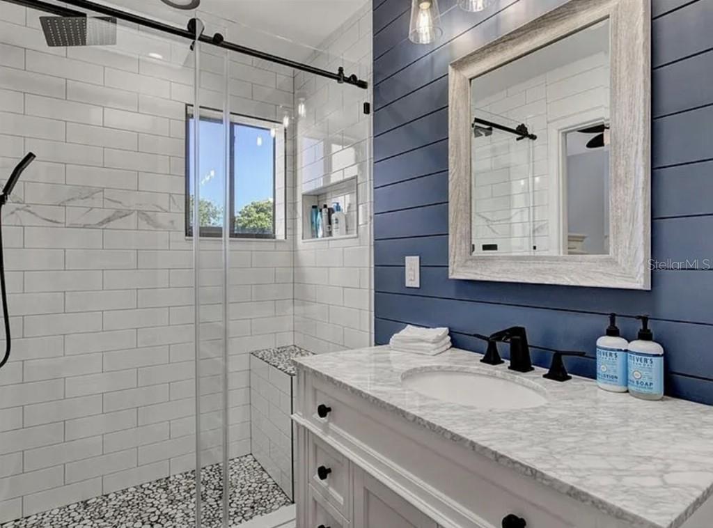 1926 HARBOURSIDE DR #1302, LONGBOAT KEY, FL — photo 21