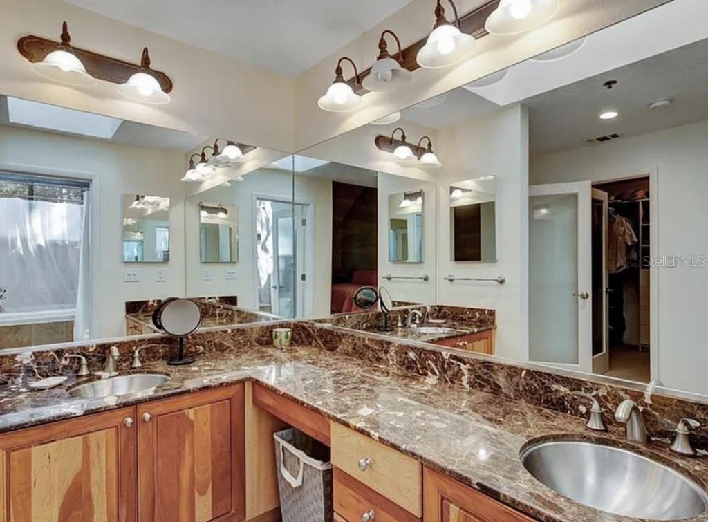 1926 HARBOURSIDE DR #1302, LONGBOAT KEY, FL — photo 22