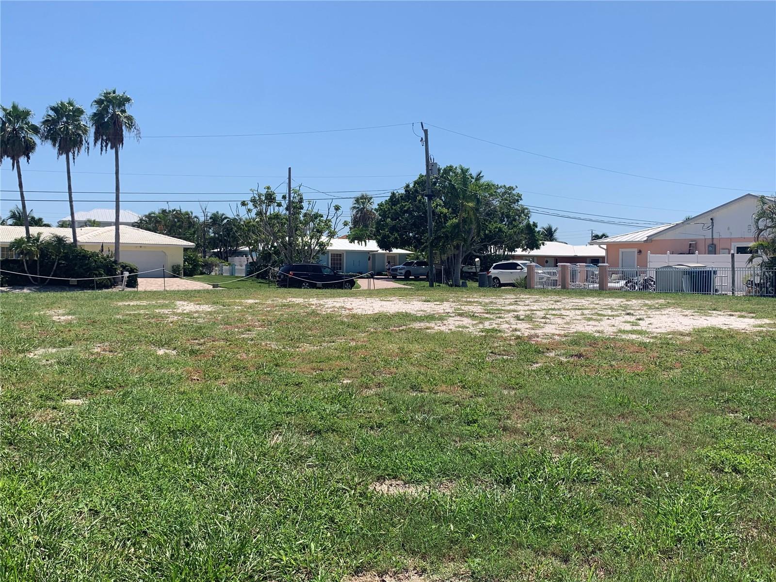 538 67TH ST, HOLMES BEACH, FL — photo 3