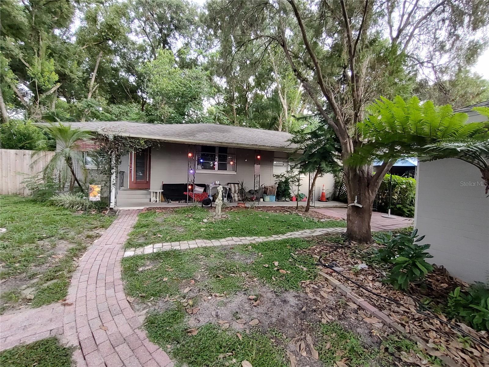 995 W 11TH AVE, MOUNT DORA, FL — photo 49