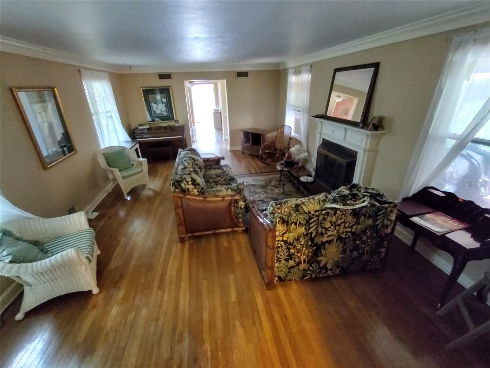 995 W 11TH AVE, MOUNT DORA, FL — photo 11