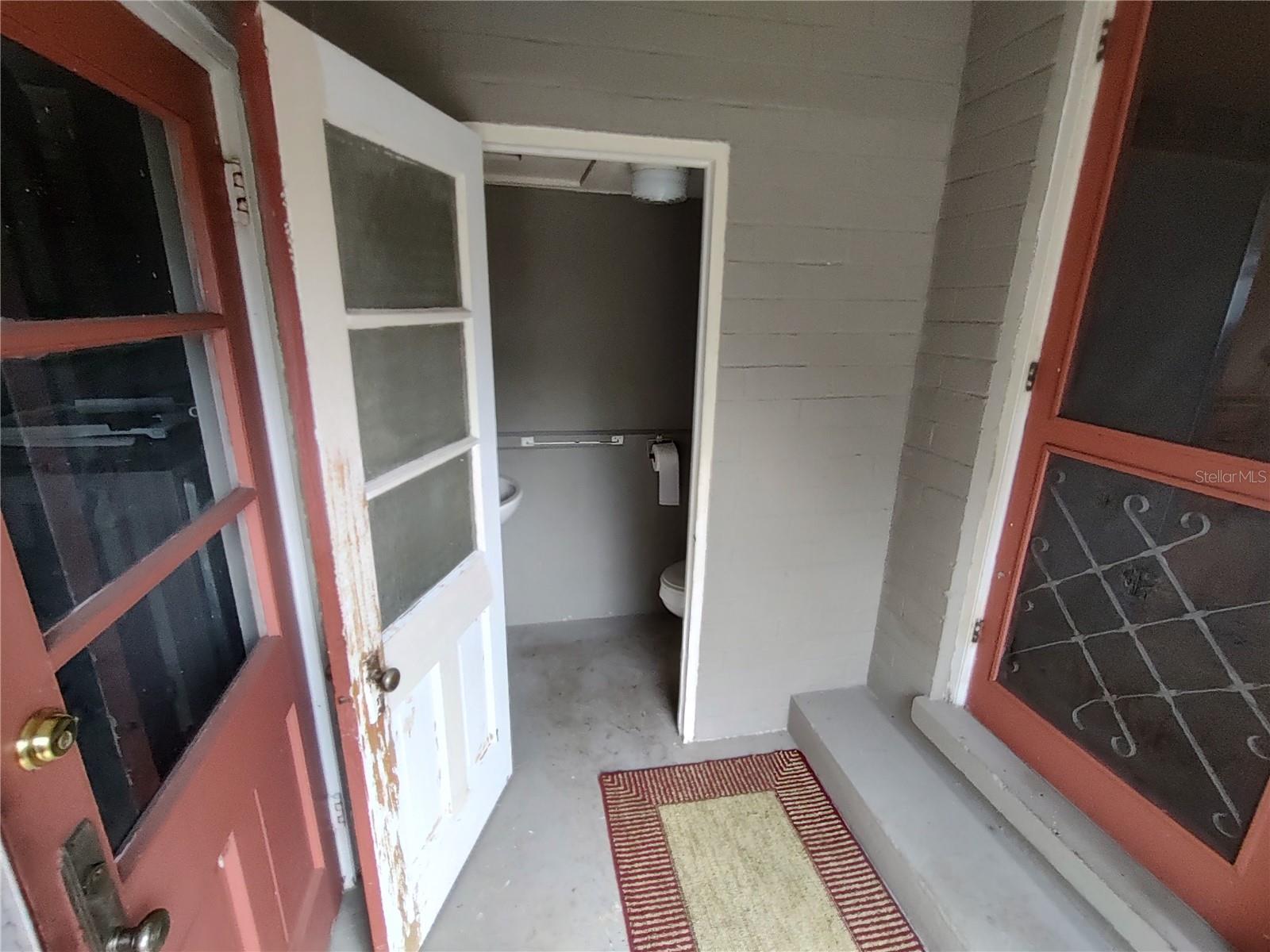995 W 11TH AVE, MOUNT DORA, FL — photo 71