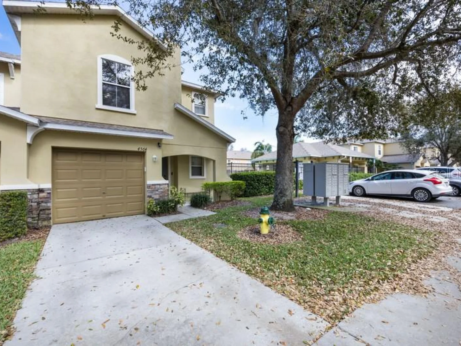 4564 LIMERICK DR, TAMPA, FL — photo 3