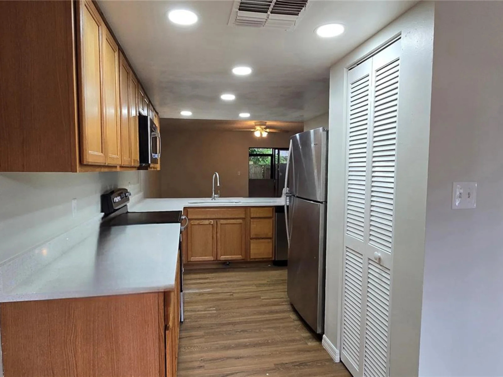 1834 FOXHALL CIR, KISSIMMEE, FL — photo 3