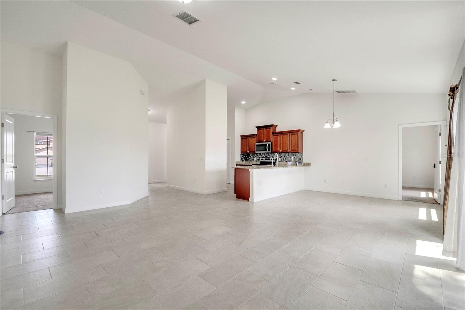 228 AMESBURY LN, KISSIMMEE, FL — photo 4