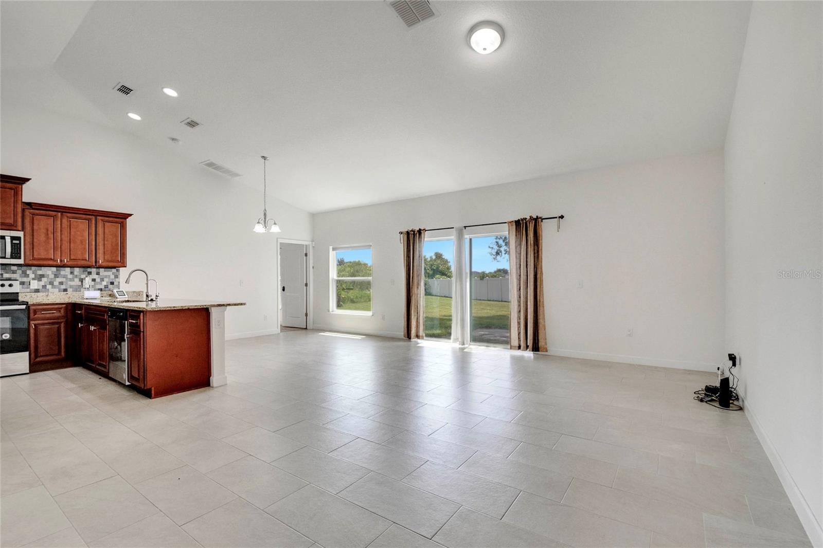 228 AMESBURY LN, KISSIMMEE, FL — photo 5