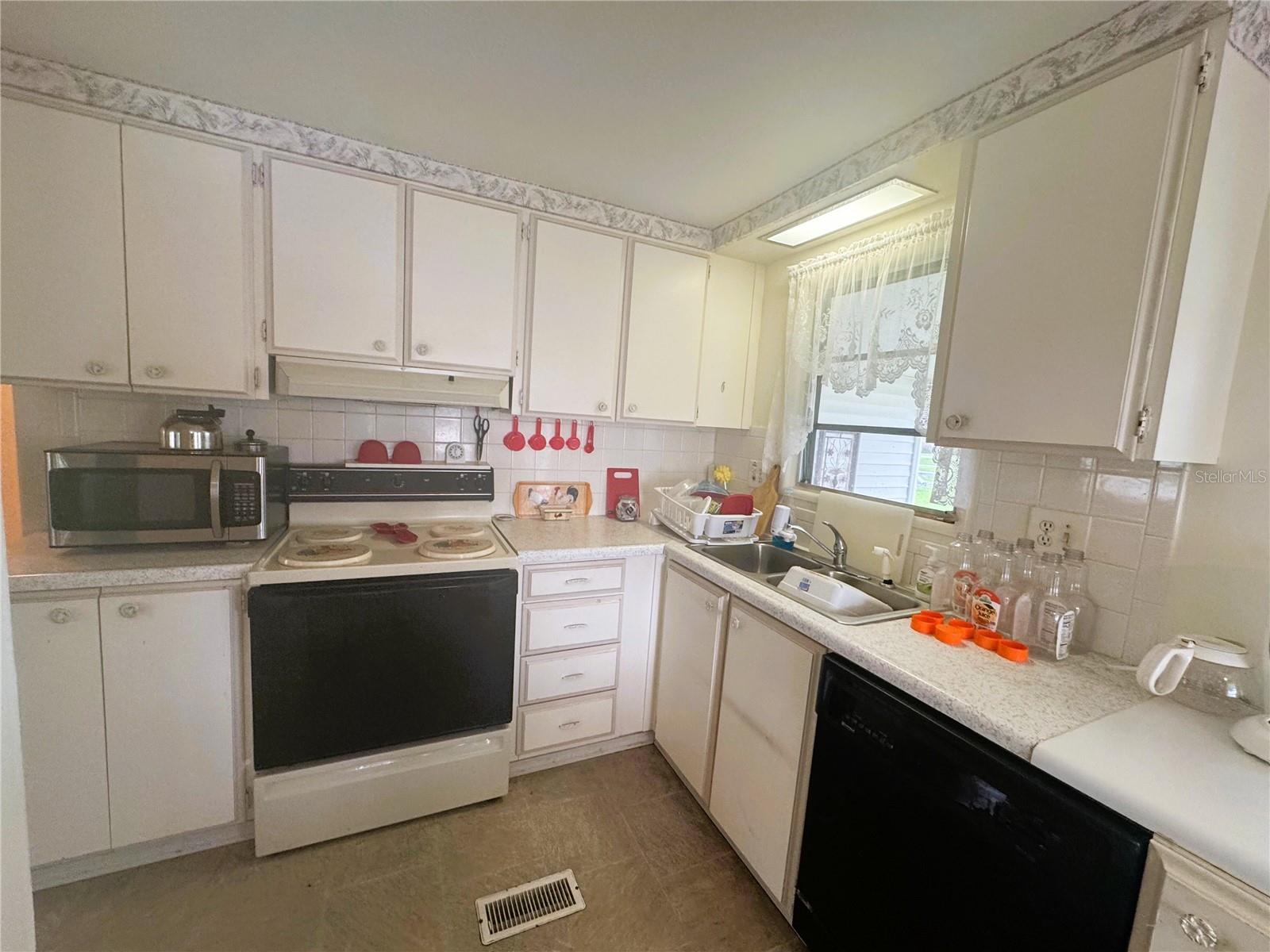 106 DOGWOOD TRL, LEESBURG, FL — photo 26