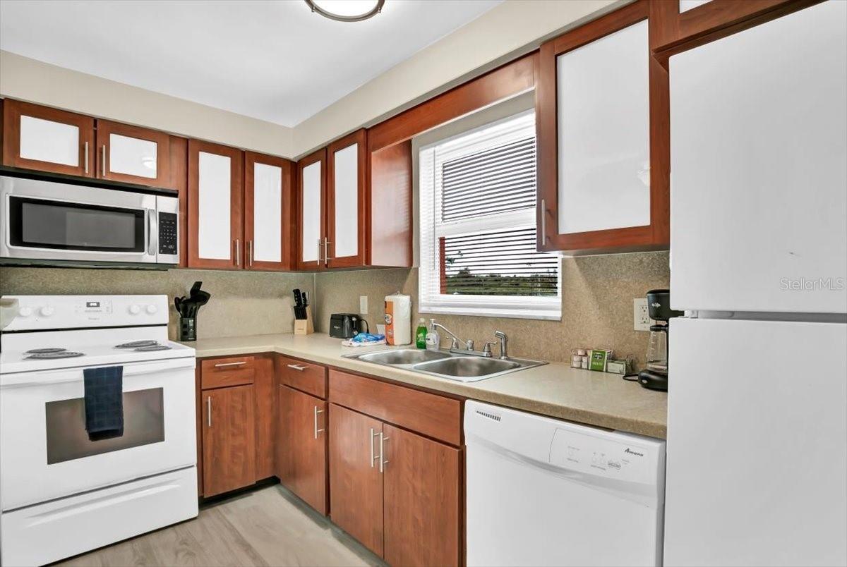 18205 GULF BLVD, REDINGTON SHORES, FL — photo 4