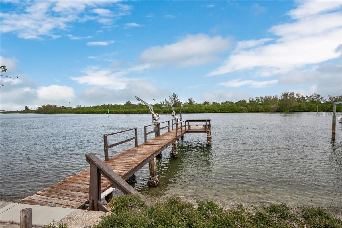 18205 GULF BLVD, REDINGTON SHORES, FL — photo 6