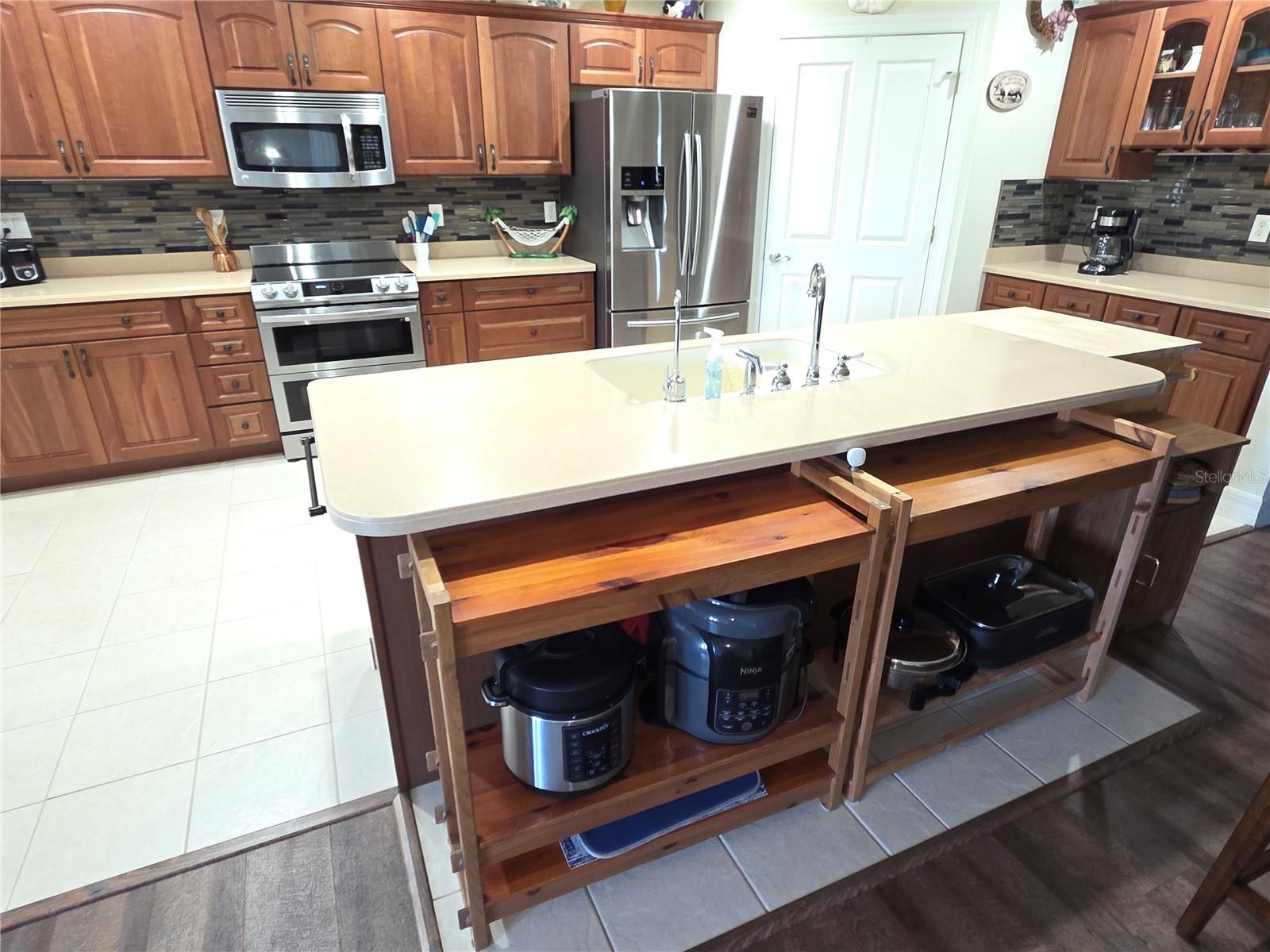 8152 SOUTHERN PINES DR, BROOKSVILLE, FL — photo 3