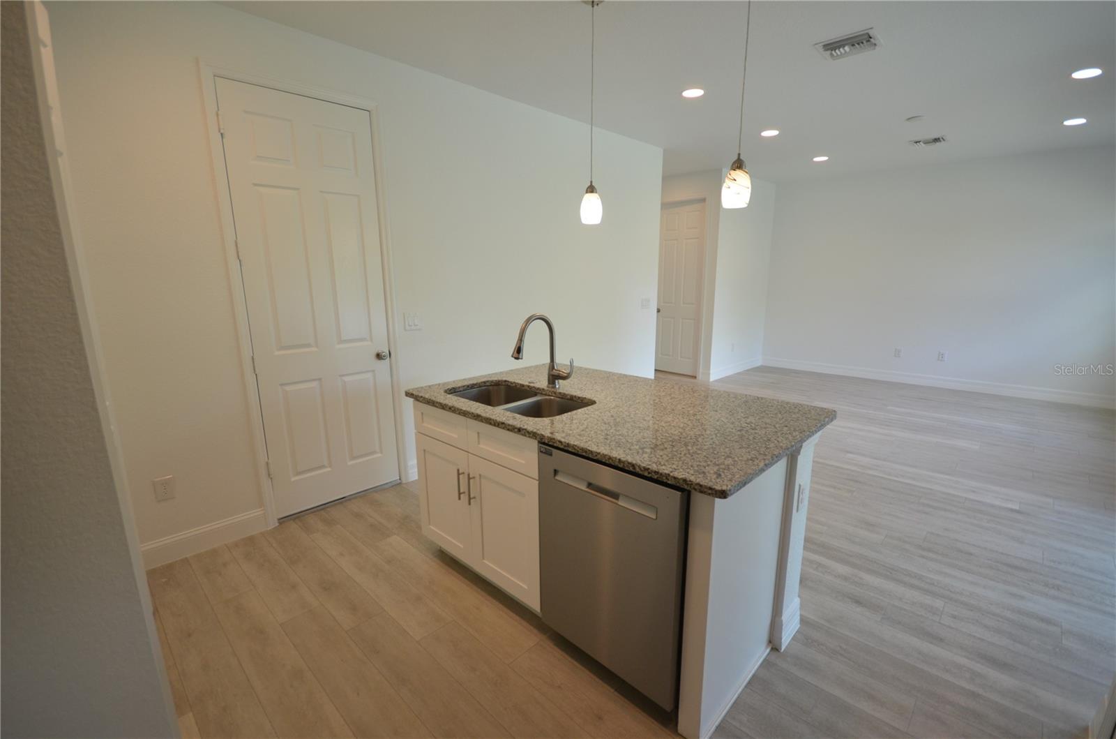 272 PELTON CIR, PORT CHARLOTTE, FL — photo 15