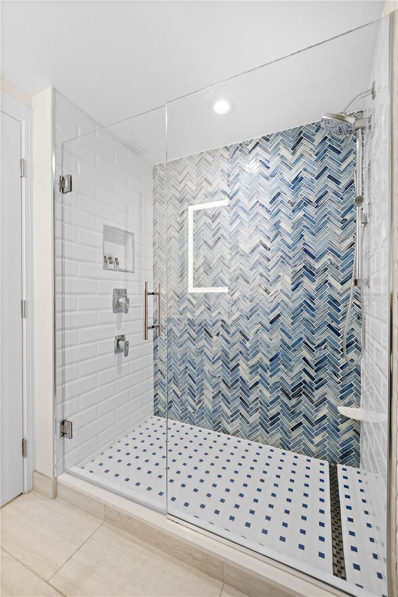 240 SANDS POINT RD #4102, LONGBOAT KEY, FL — photo 15