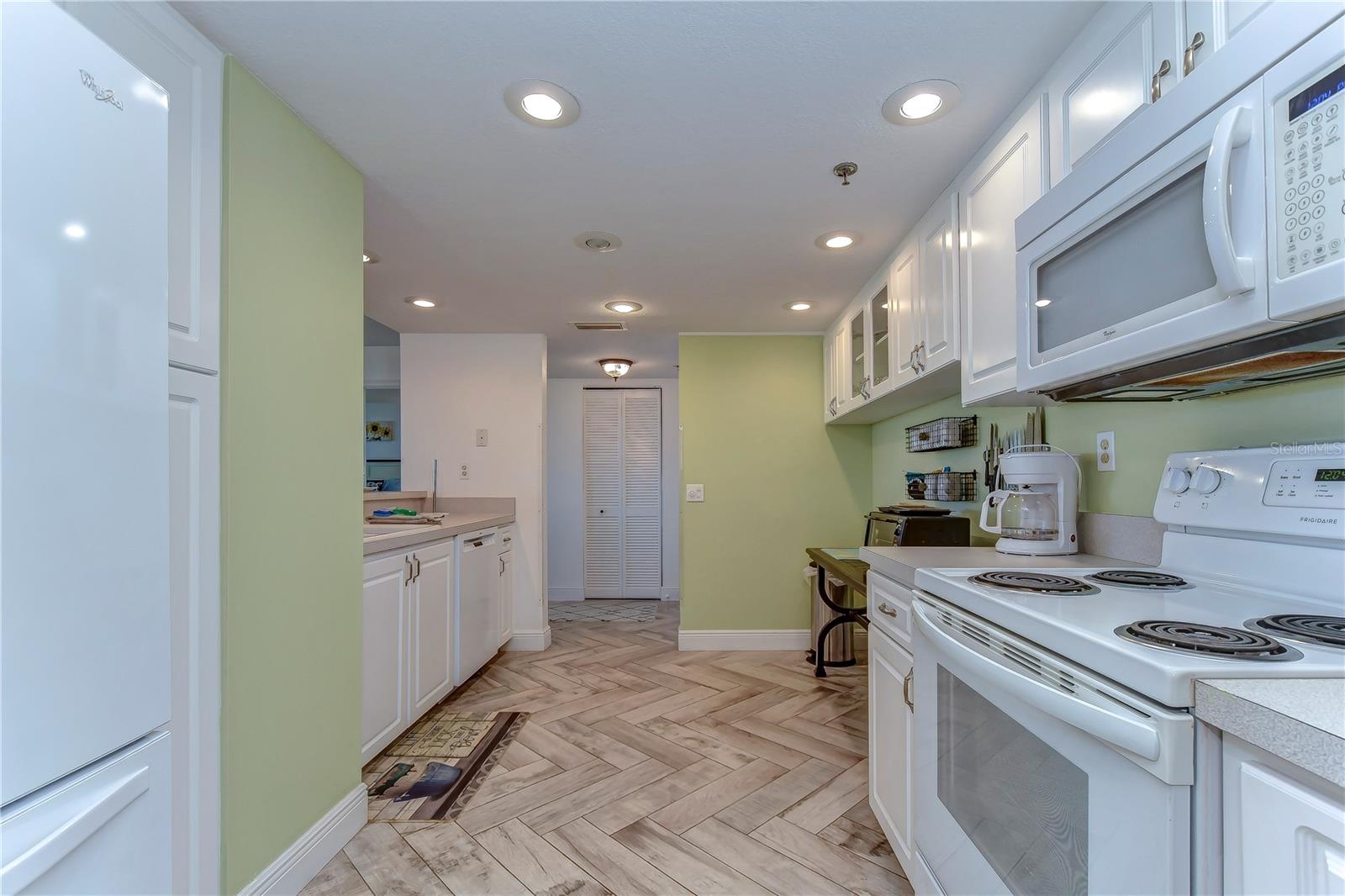 6322 PALMA DEL MAR BLVD S #505, ST PETERSBURG, FL — photo 9