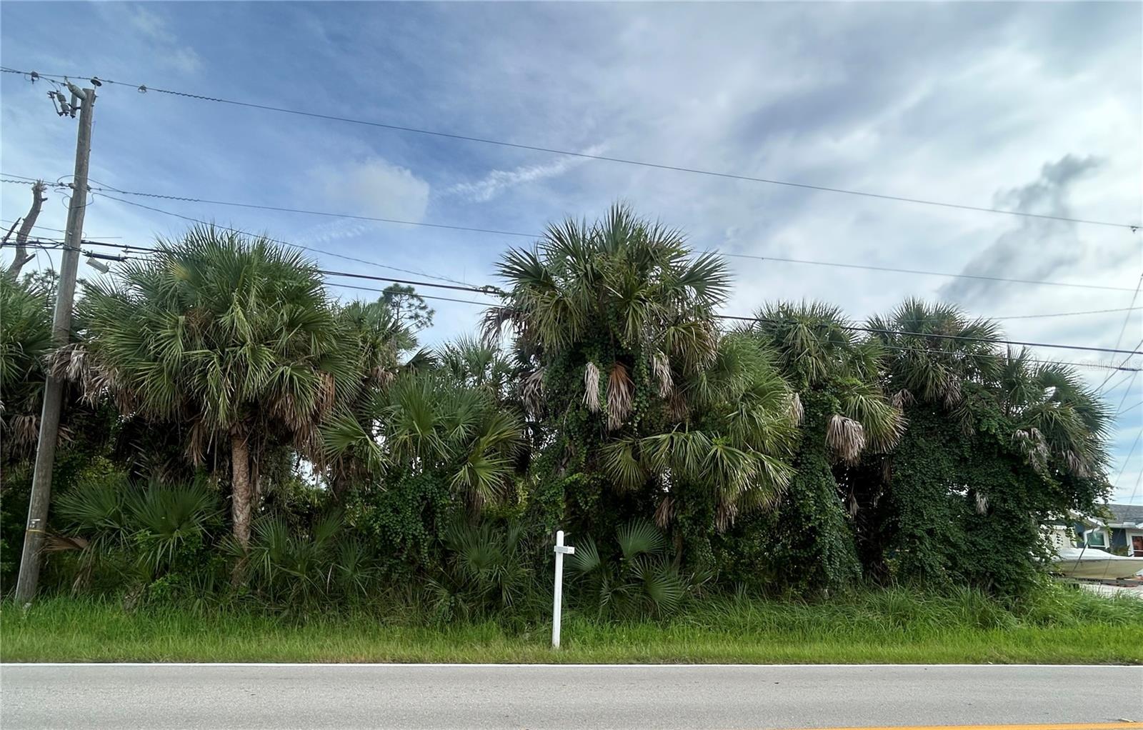 9041 FRUITLAND AVE, ENGLEWOOD, FL