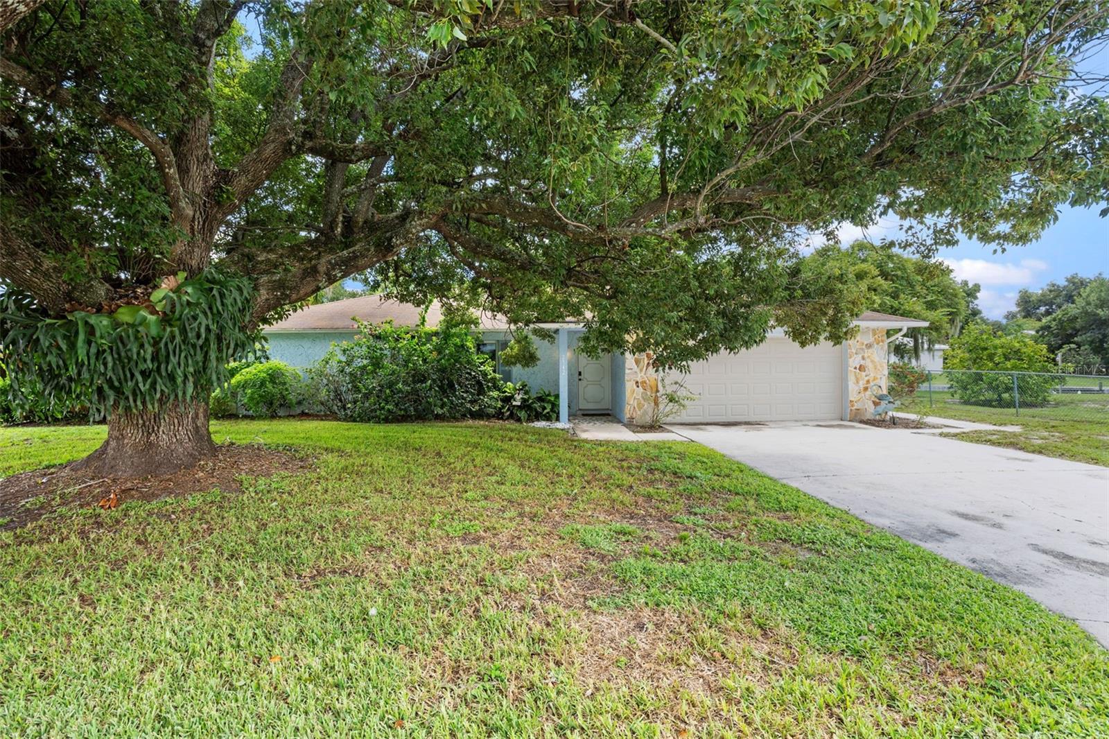 2742 PINE ACRES DR, LAKE WALES, FL — photo 2