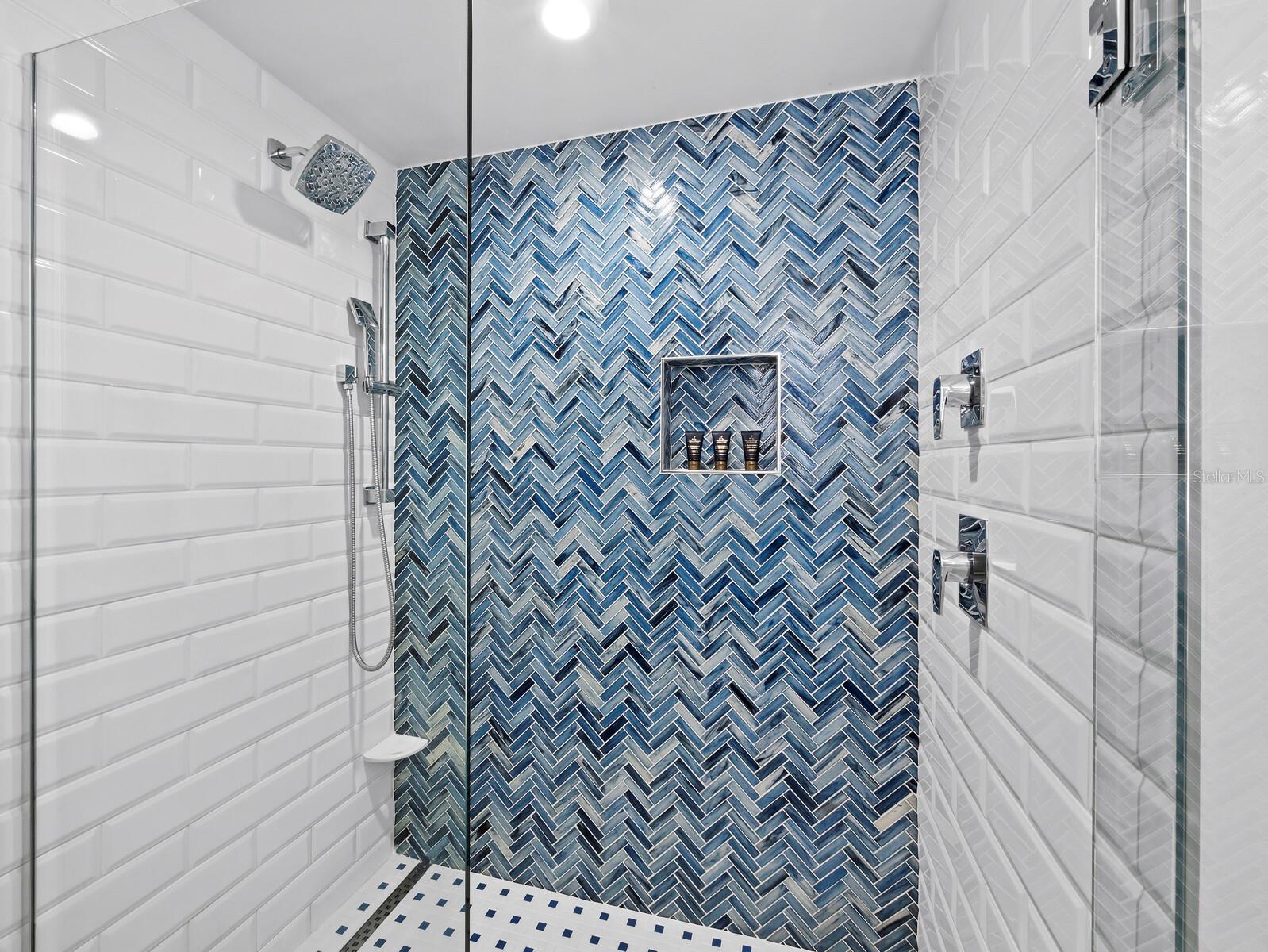 210 SANDS POINT RD #2405, LONGBOAT KEY, FL — photo 19