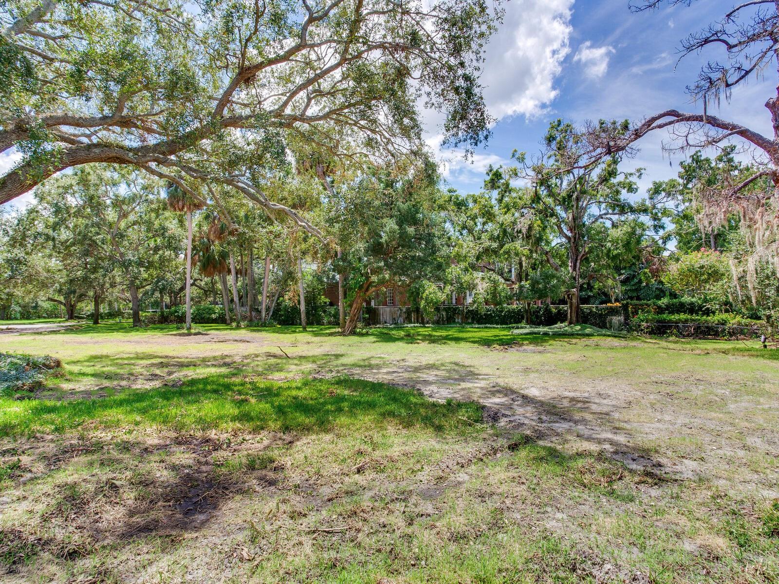 5001 S SHORE CREST CIR, TAMPA, FL — photo 16