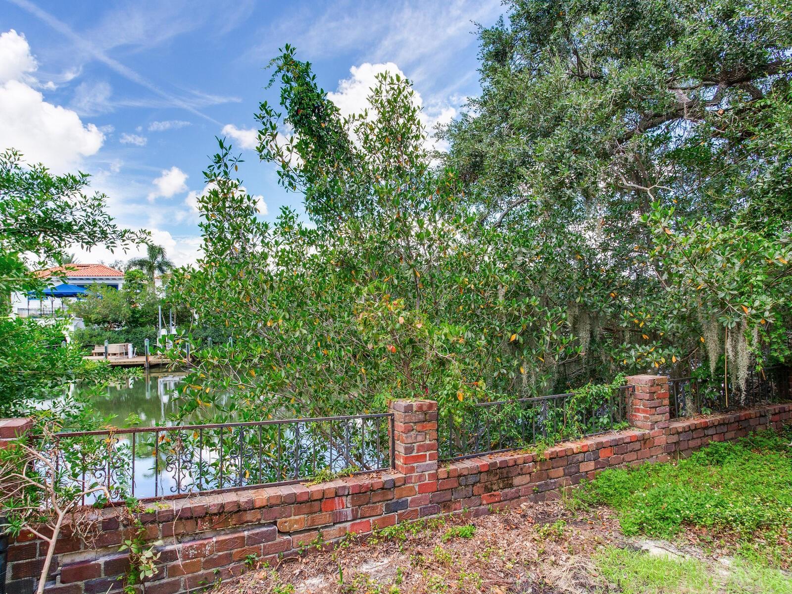 5001 S SHORE CREST CIR, TAMPA, FL — photo 18