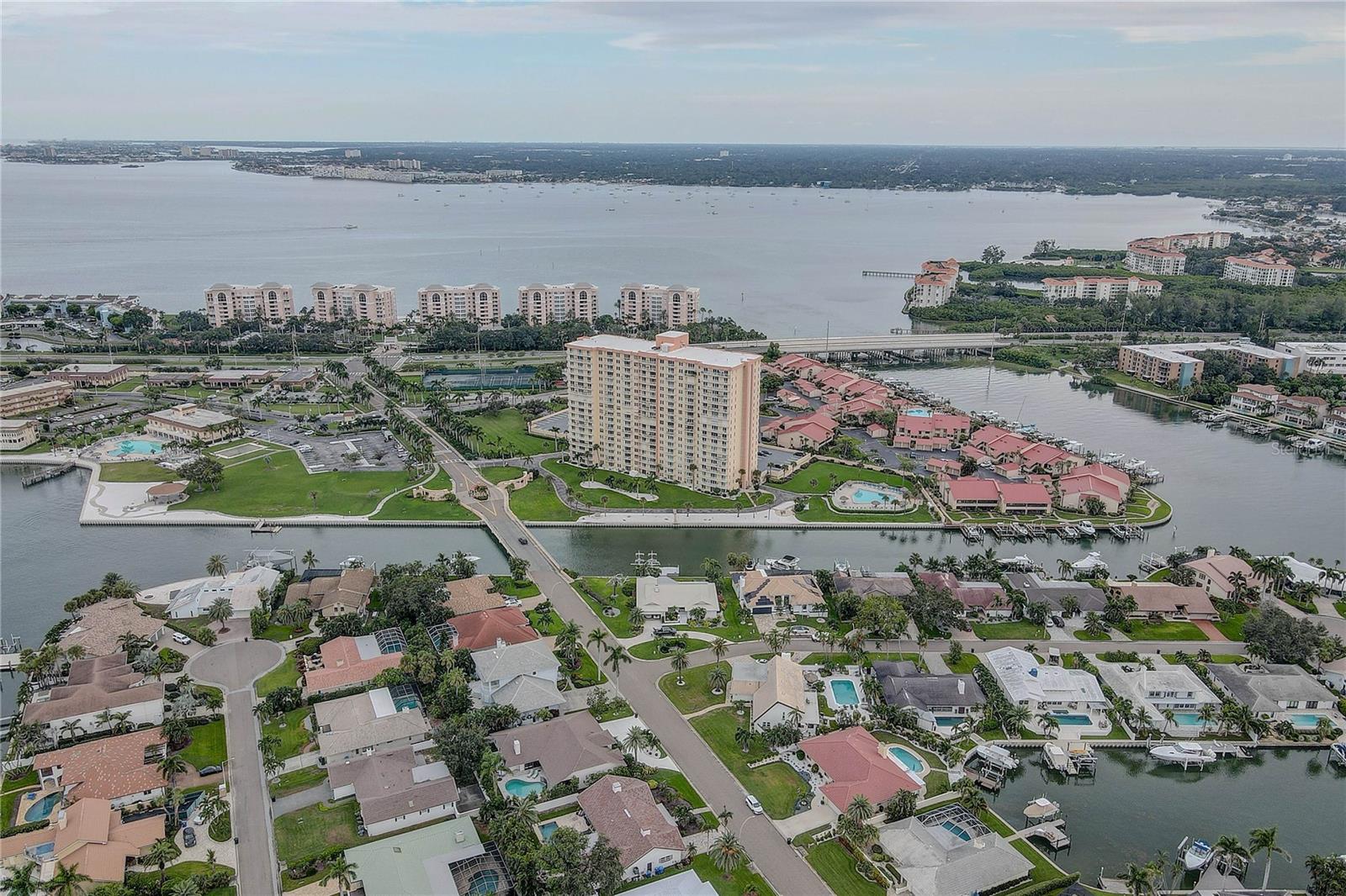 4900 BRITTANY DR S #1409, ST PETERSBURG, FL — photo 37