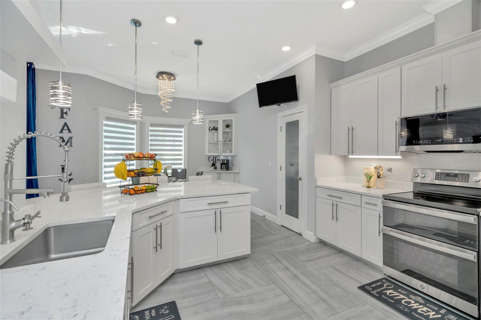 416 W SOCRUM LOOP RD, LAKELAND, FL — photo 24