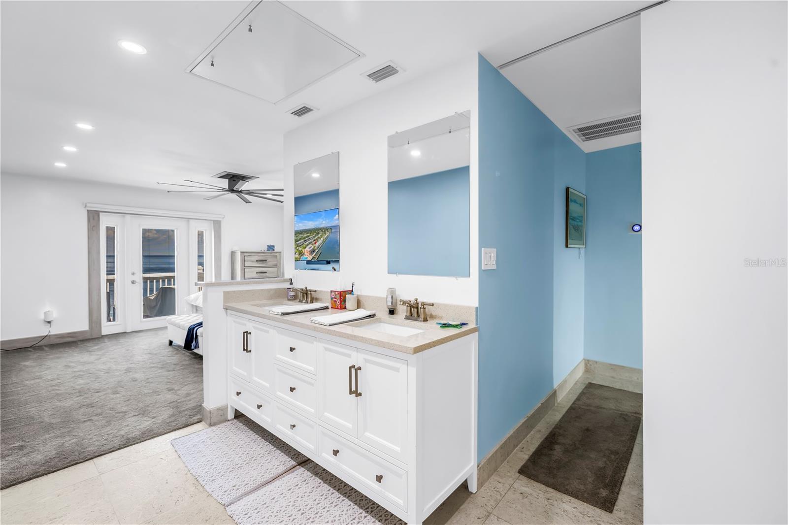 4982 COQUINA KEY DR SE, ST PETERSBURG, FL — photo 52