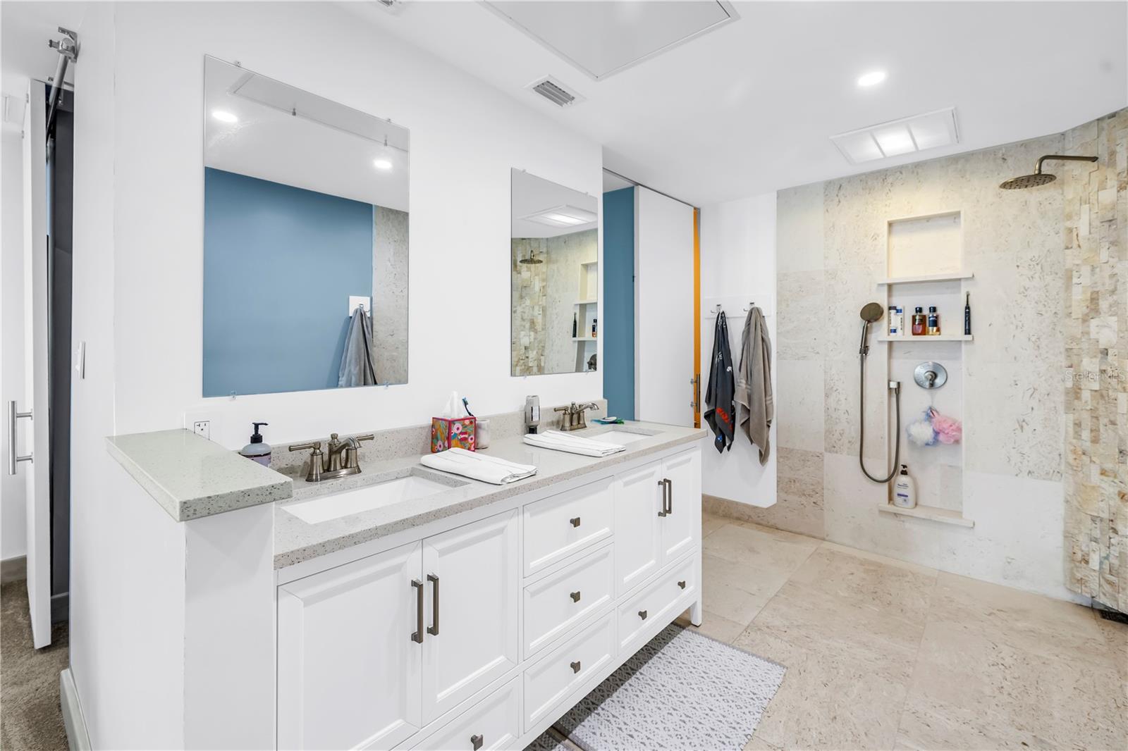 4982 COQUINA KEY DR SE, ST PETERSBURG, FL — photo 54