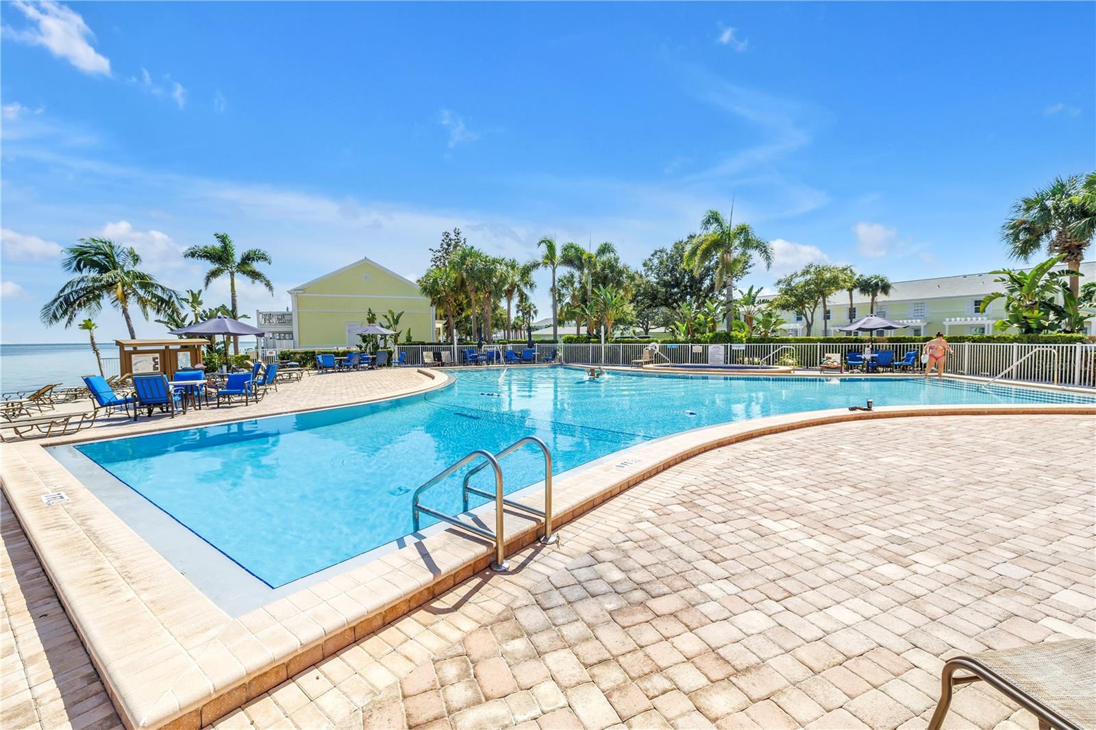 4982 COQUINA KEY DR SE, ST PETERSBURG, FL — photo 94