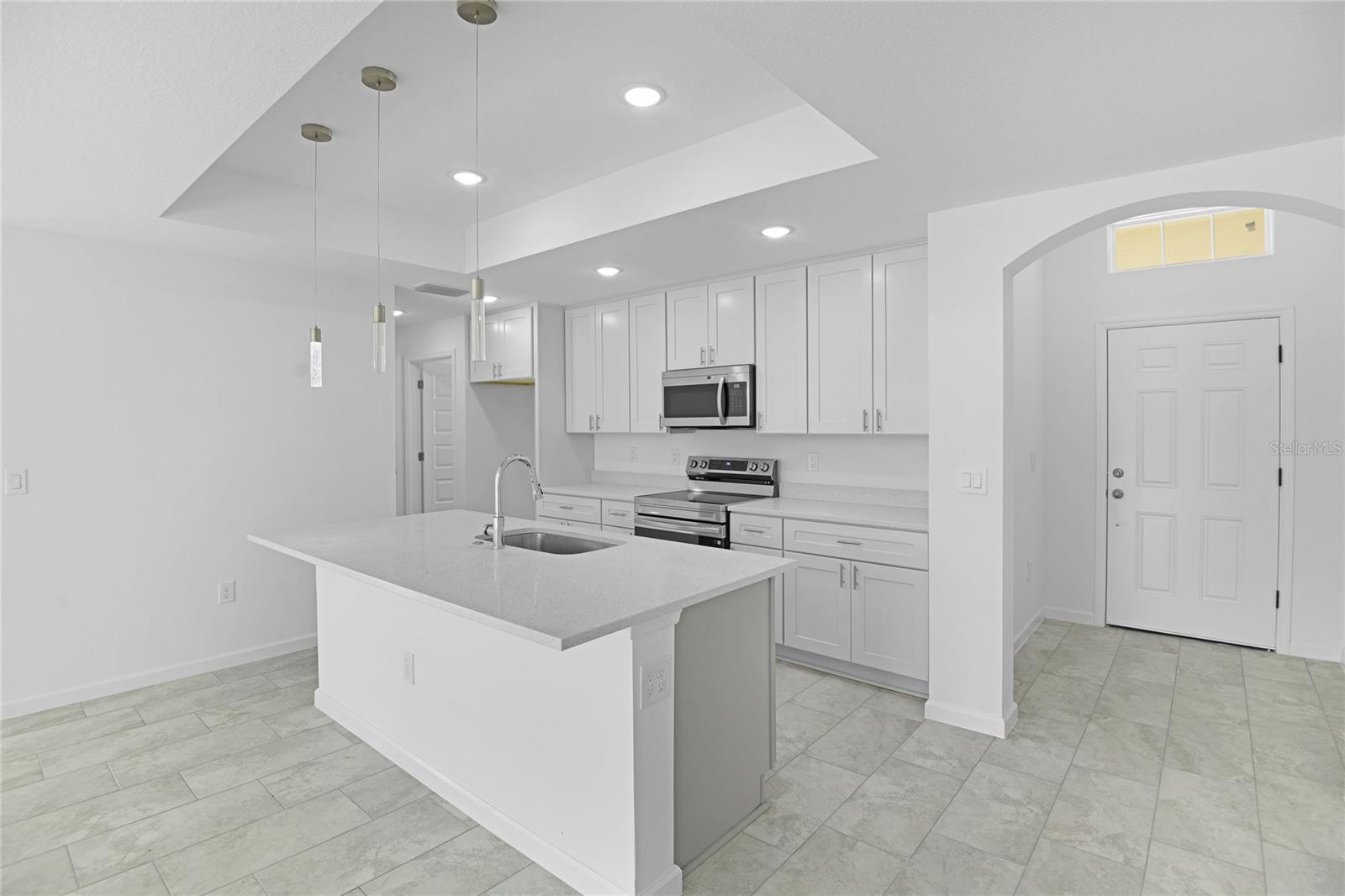 878 NELSON DR, KISSIMMEE, FL — photo 3