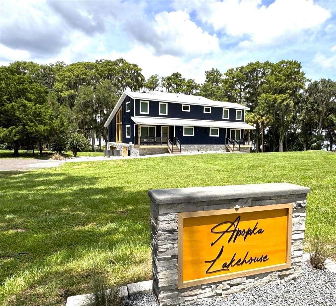 419 N APOPKA AVE, INVERNESS, FL