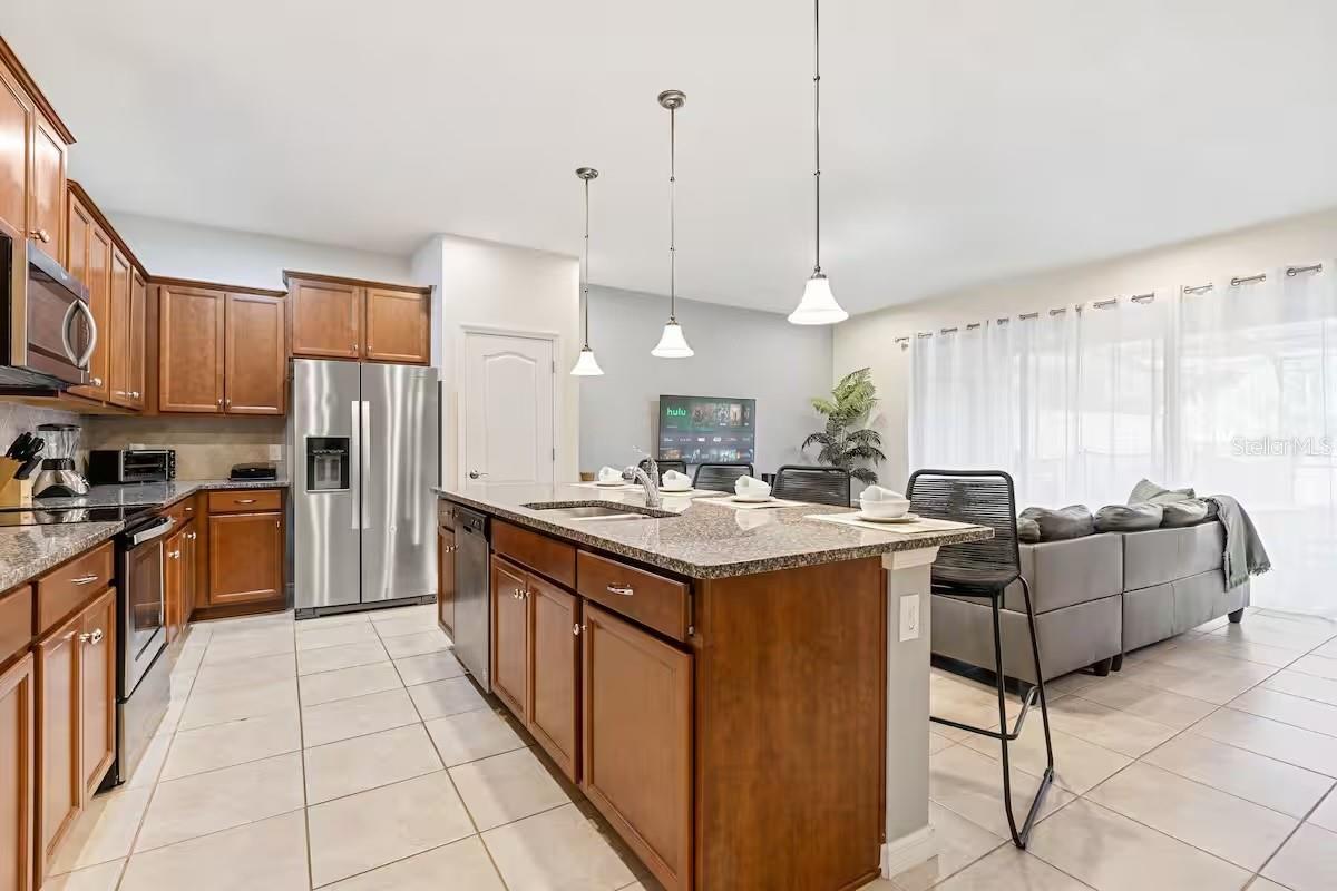 2402 DUBAI ST, KISSIMMEE, FL — photo 2