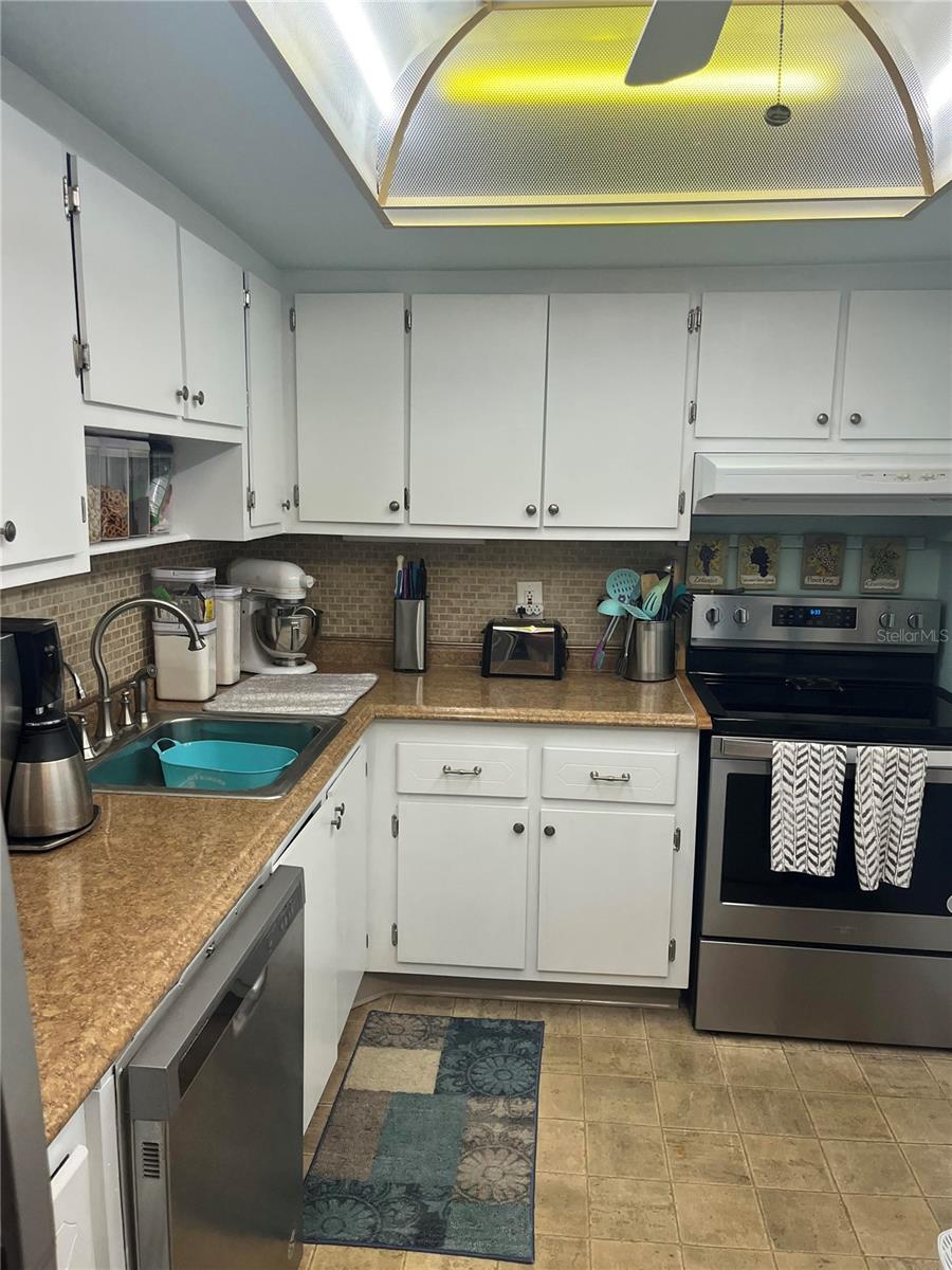 72 BOUNDARY BLVD #224, ROTONDA WEST, FL — photo 25