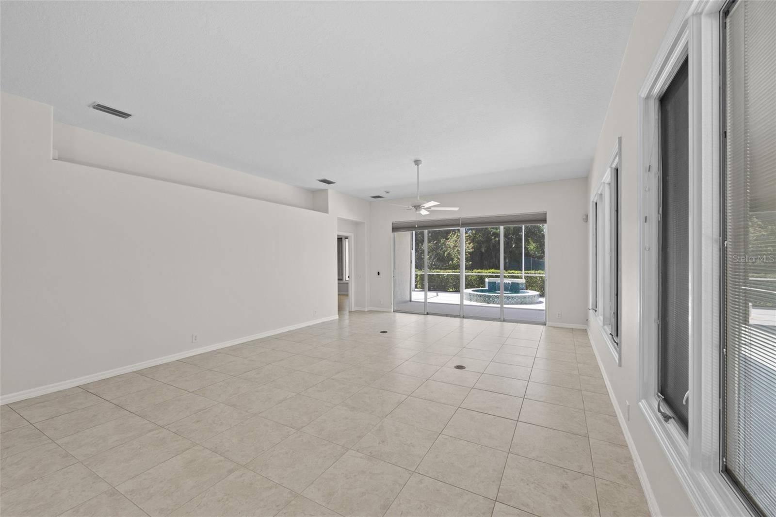 8628 54TH AVENUE CIR E, BRADENTON, FL — photo 5