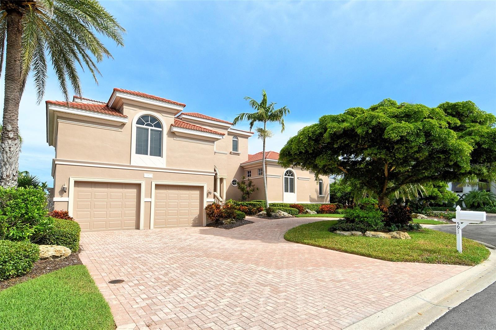 591 PUTTING GREEN LN, LONGBOAT KEY, FL — photo 5