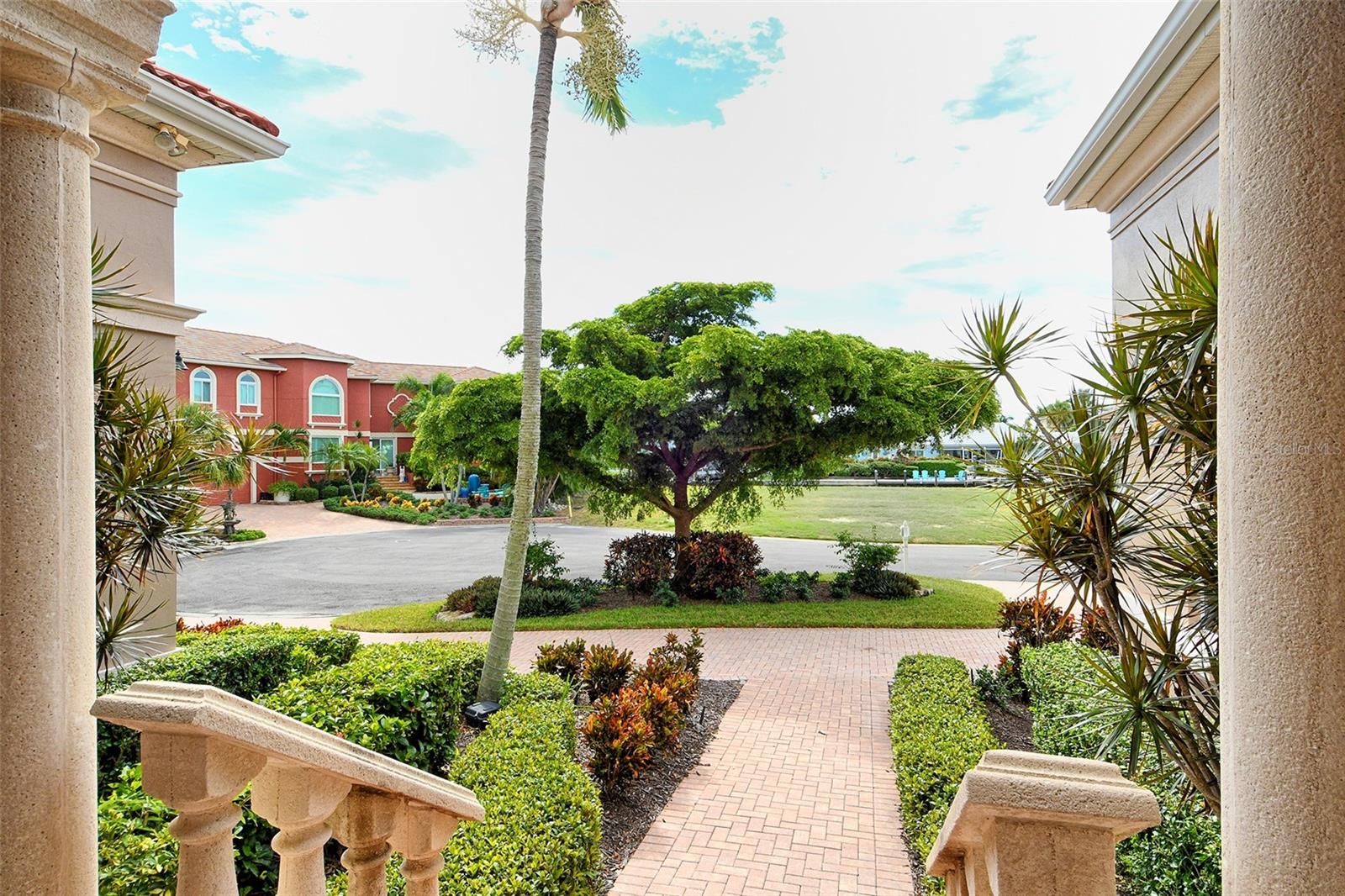 591 PUTTING GREEN LN, LONGBOAT KEY, FL — photo 13
