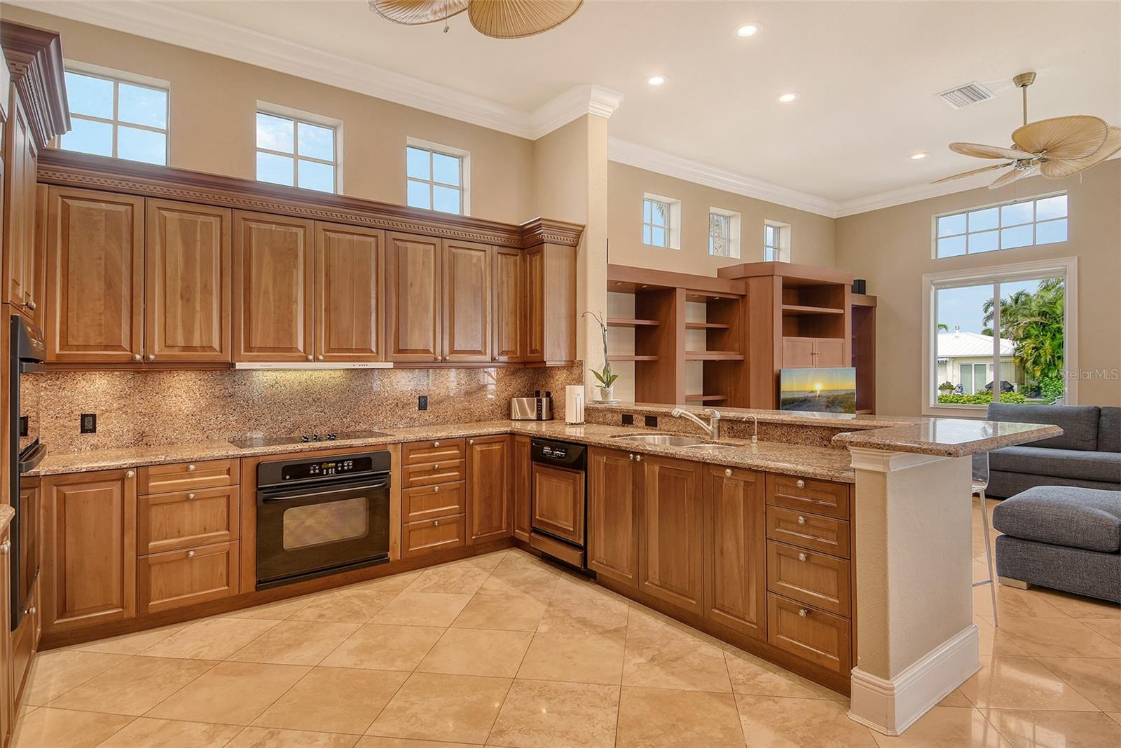 591 PUTTING GREEN LN, LONGBOAT KEY, FL — photo 45