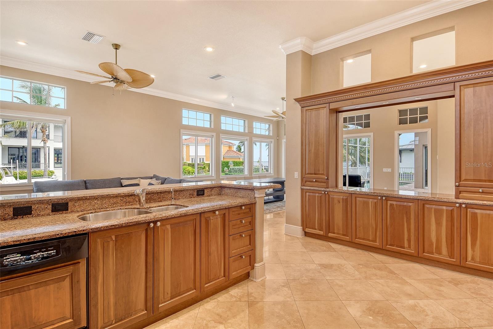 591 PUTTING GREEN LN, LONGBOAT KEY, FL — photo 47
