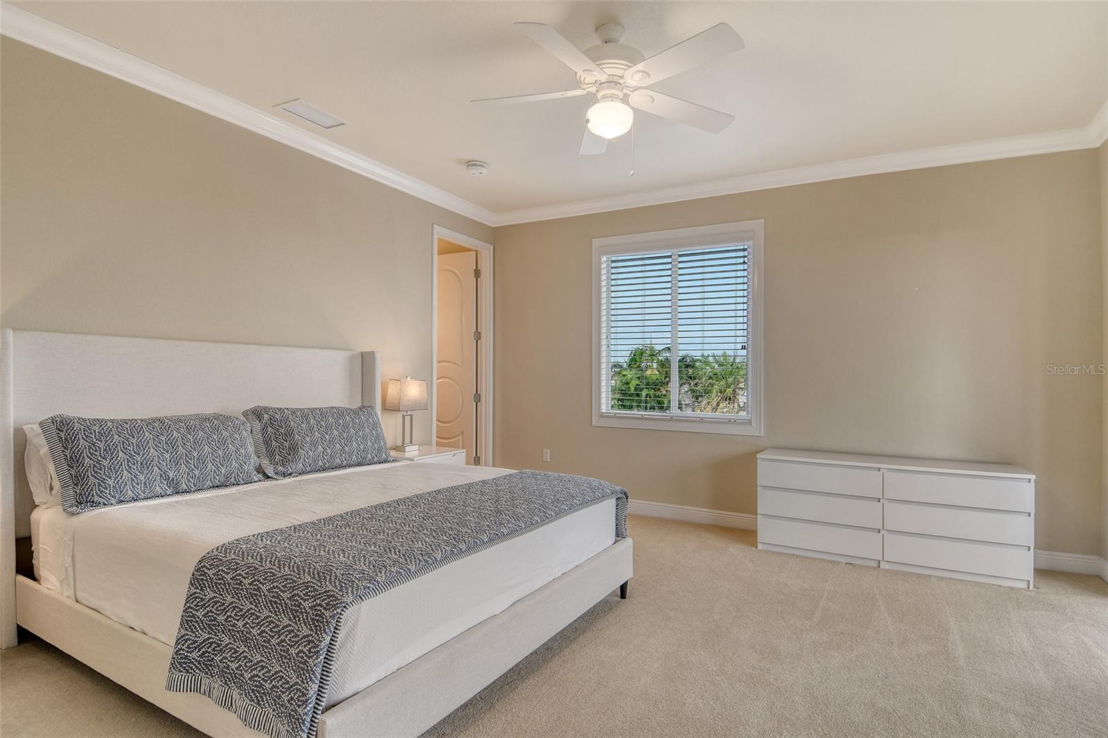 591 PUTTING GREEN LN, LONGBOAT KEY, FL — photo 71