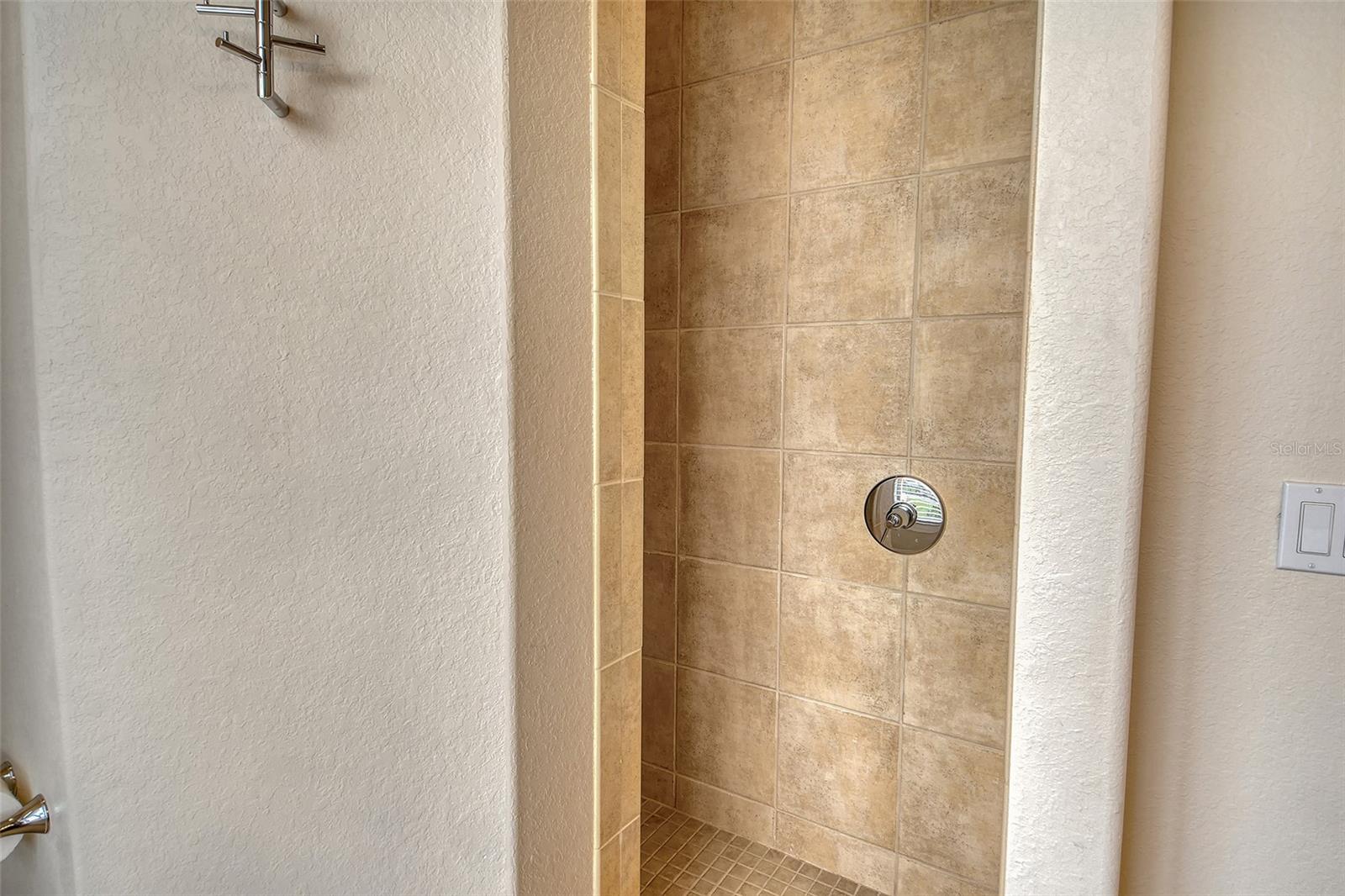 591 PUTTING GREEN LN, LONGBOAT KEY, FL — photo 93