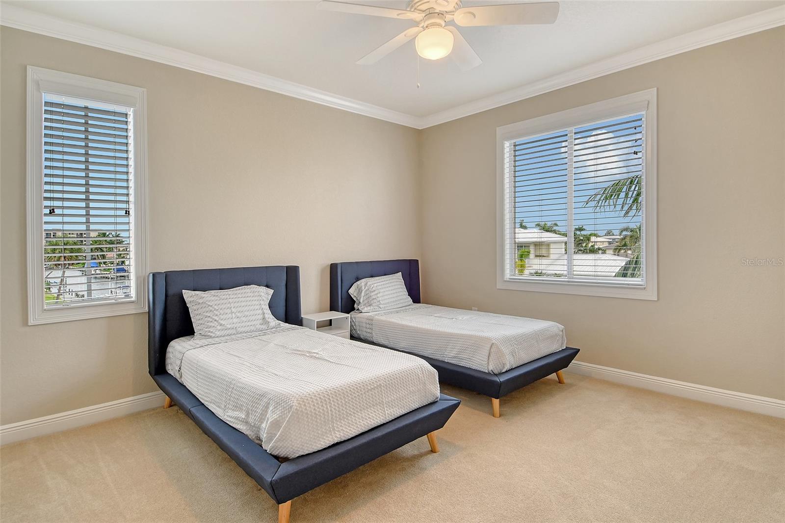 591 PUTTING GREEN LN, LONGBOAT KEY, FL — photo 95