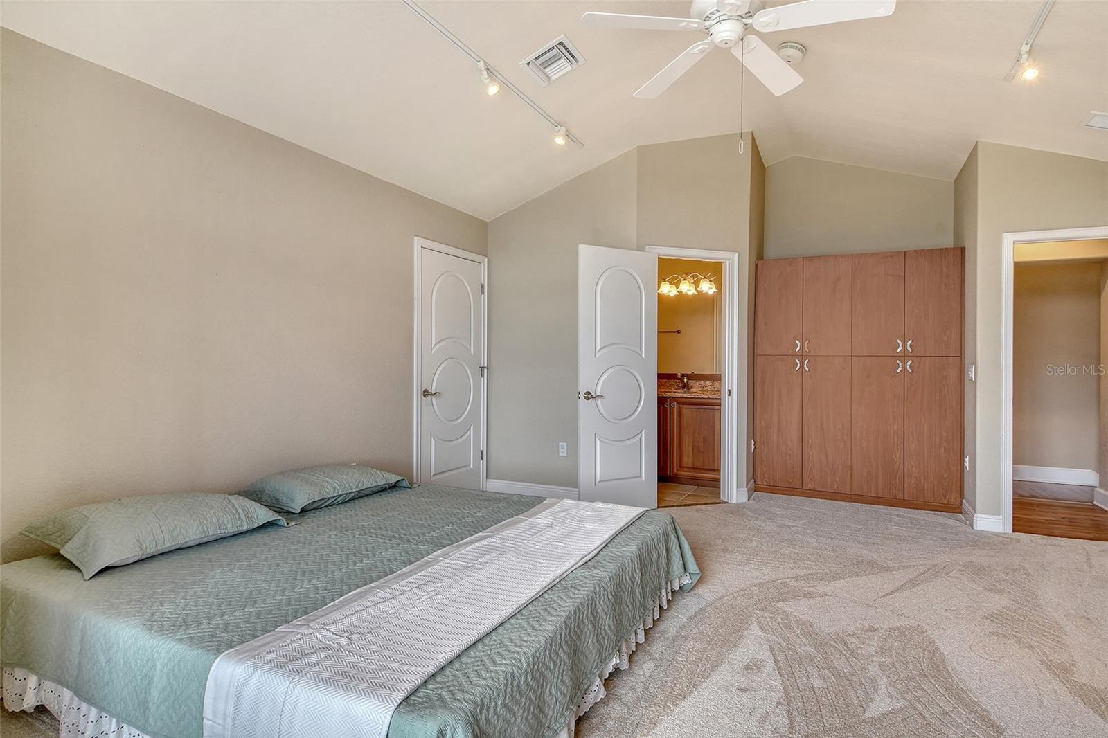 591 PUTTING GREEN LN, LONGBOAT KEY, FL — photo 104