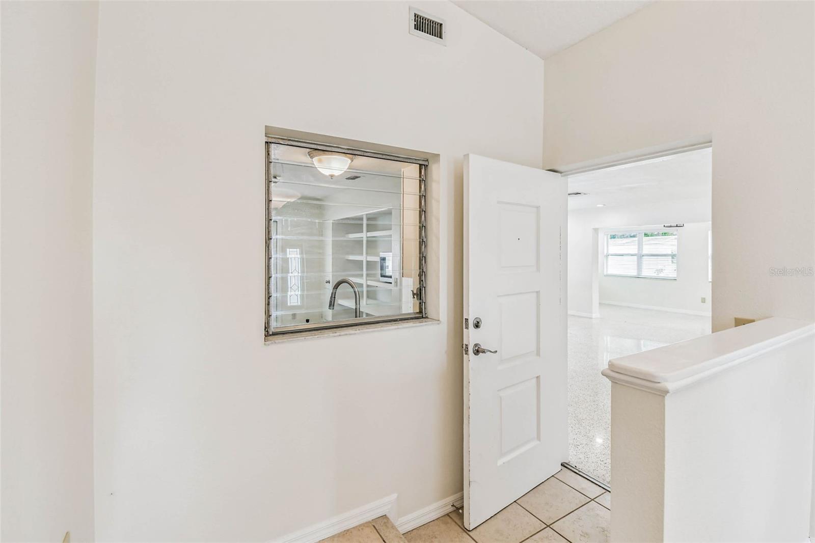1101 81ST AVE N, ST PETERSBURG, FL — photo 10