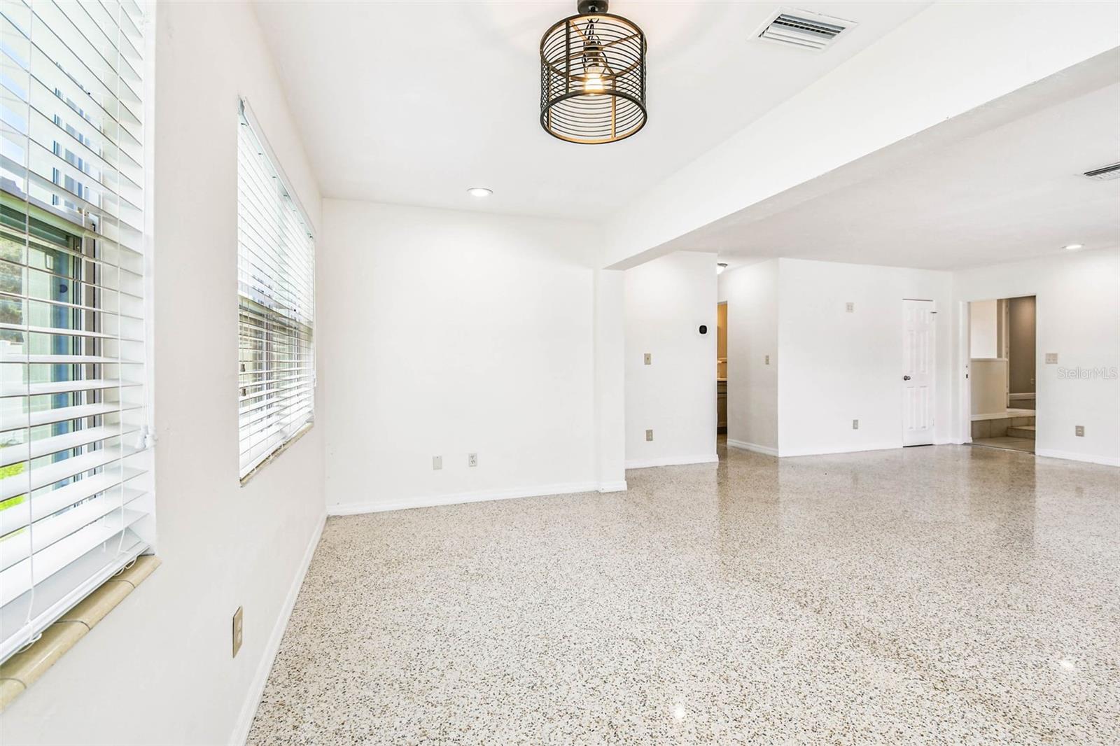 1101 81ST AVE N, ST PETERSBURG, FL — photo 21