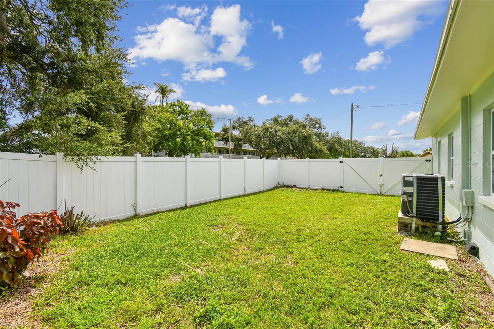 1101 81ST AVE N, ST PETERSBURG, FL — photo 59