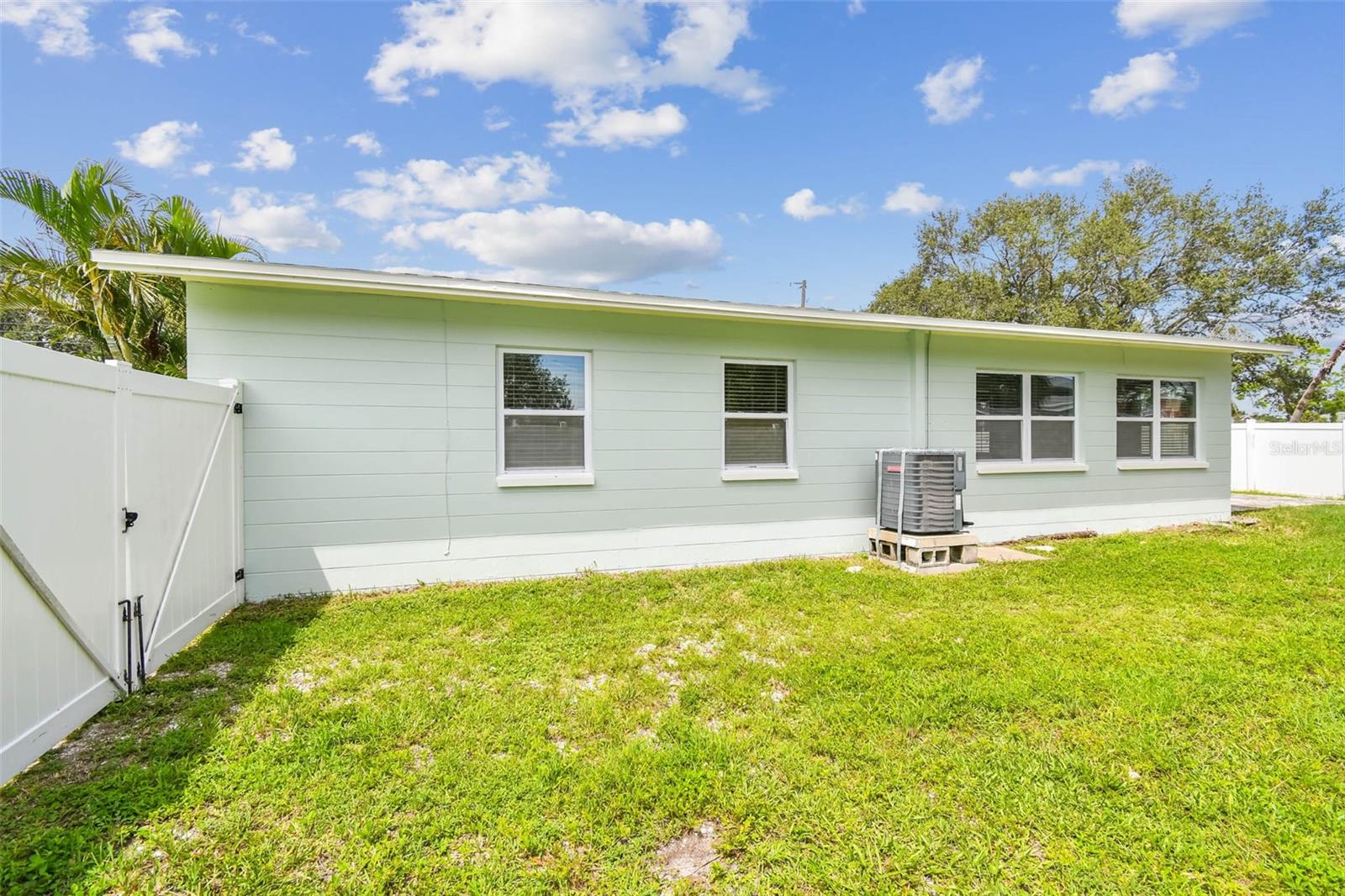 1101 81ST AVE N, ST PETERSBURG, FL — photo 60