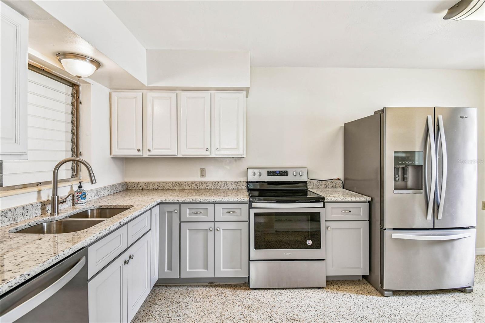 1101 81ST AVE N, ST PETERSBURG, FL — photo 25